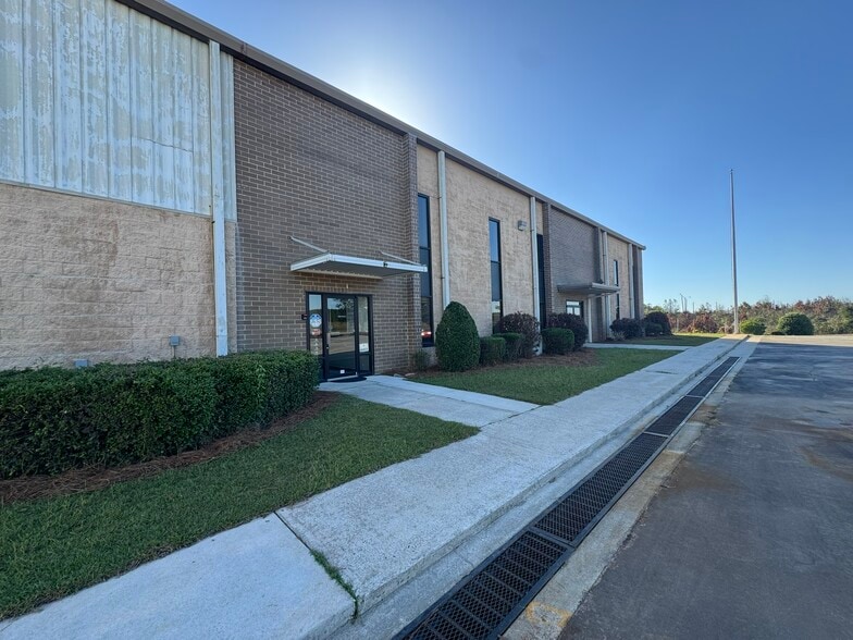 747 Kaolin rd, Sandersville, GA for lease - Building Photo - Image 2 of 15