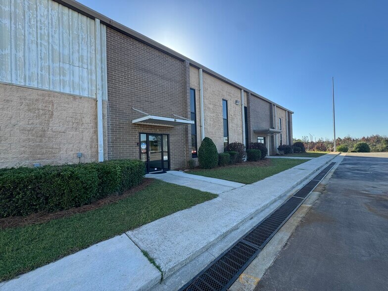 747 Kaolin rd, Sandersville, GA à vendre - Photo du bâtiment - Image 2 de 13