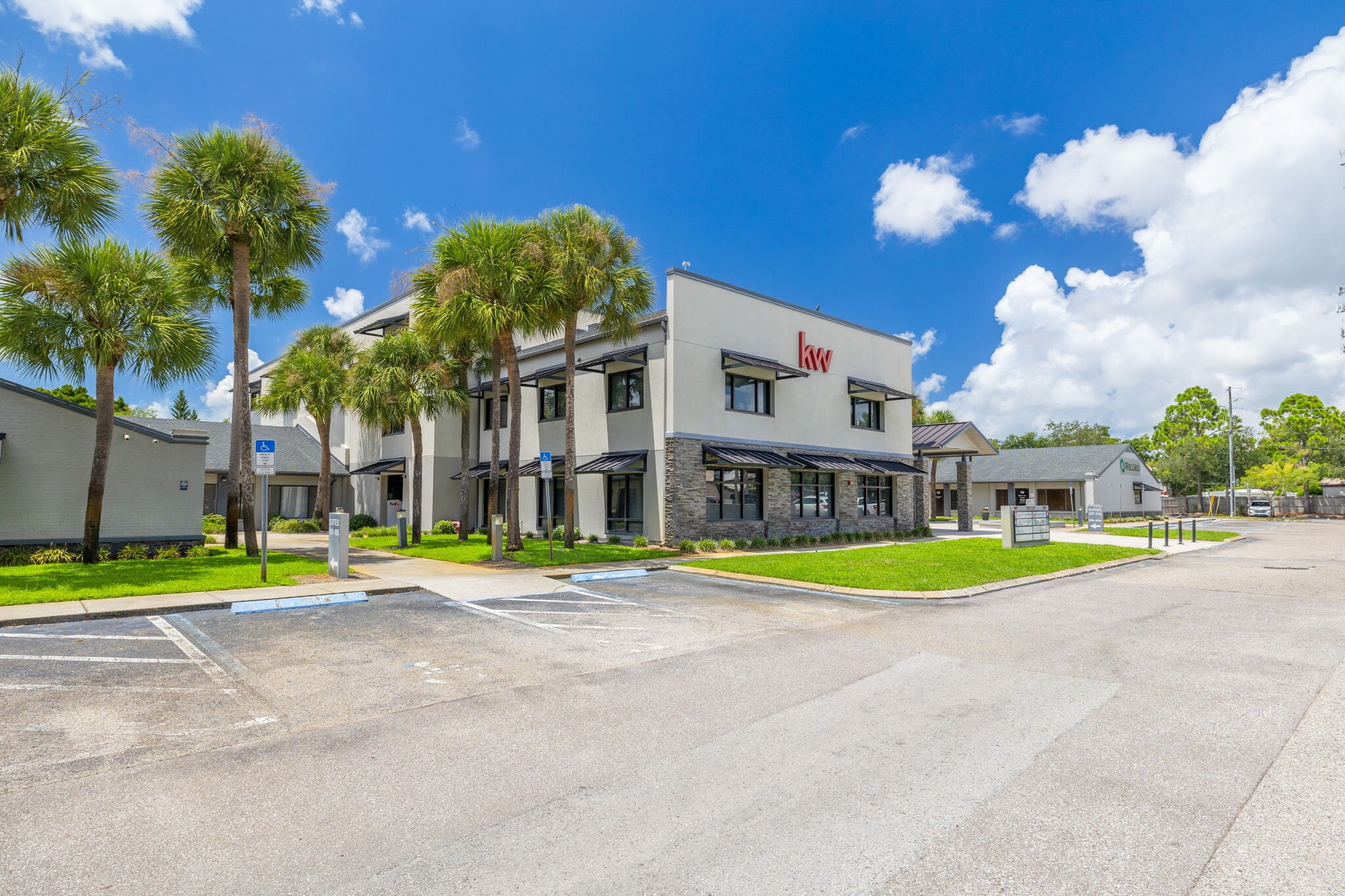 30522 US Highway 19 N, Palm Harbor, FL for lease Interior Photo- Image 1 of 12