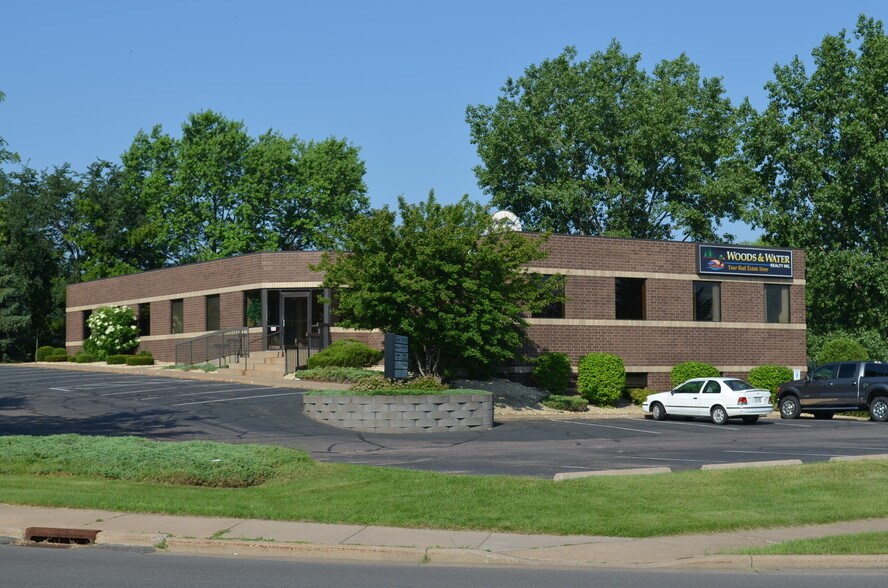 3610 Oakwood Mall Dr, Eau Claire, WI à louer - Photo du bâtiment - Image 2 de 6