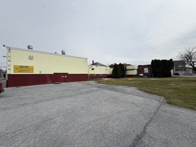 140 N Locust St, Palmyra, PA for sale - Building Photo - Image 2 of 7