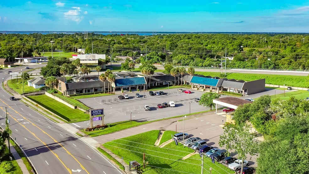 840 deltona Blvd, Deltona, FL à louer - Photo principale - Image 1 de 6