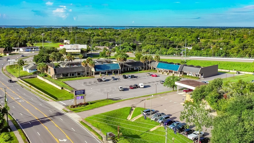 840 deltona Blvd, Deltona, FL for lease - Primary Photo - Image 1 of 6