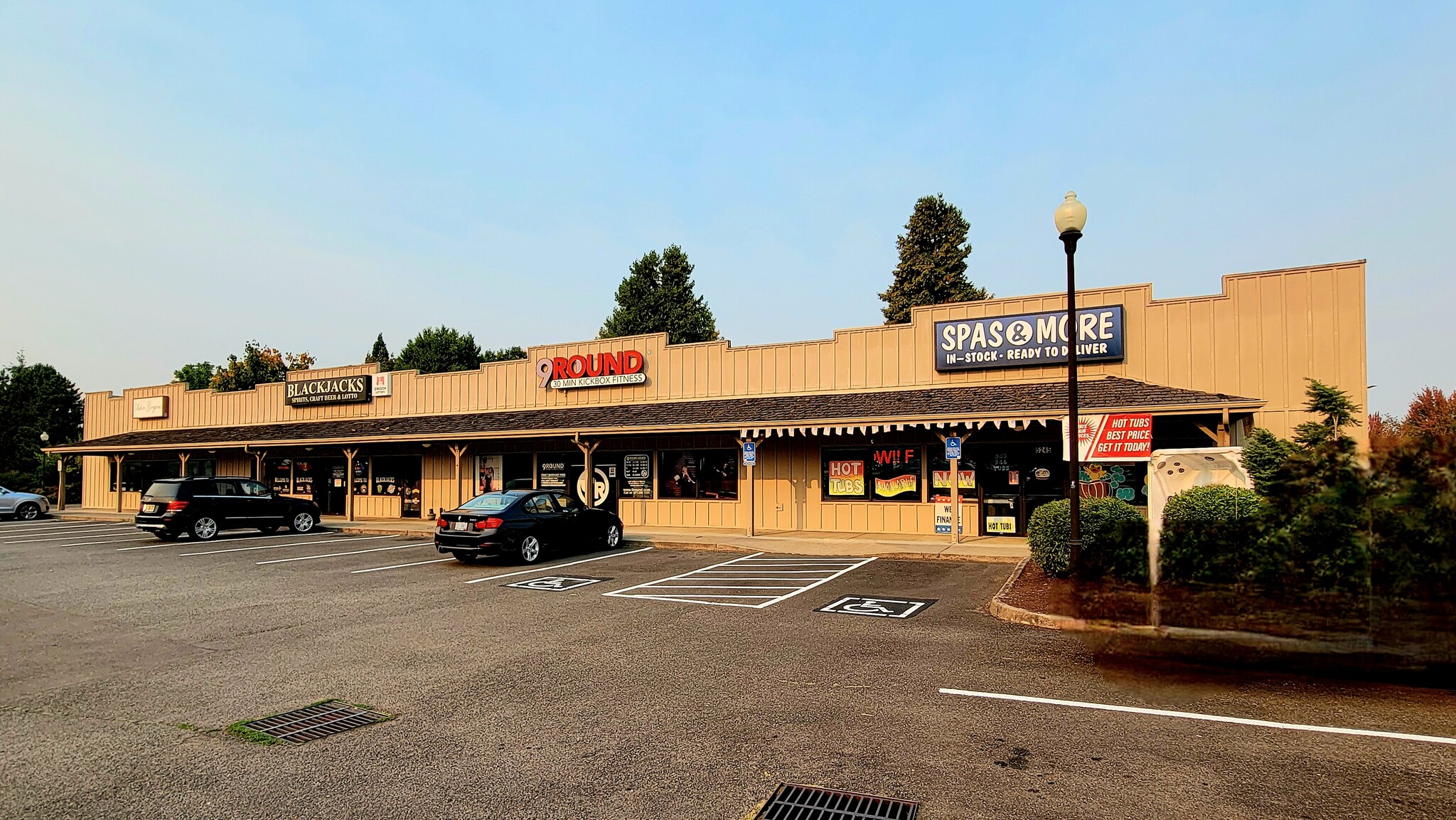 5245-5251 Commercial St SE, Salem, OR for lease Building Photo- Image 1 of 7