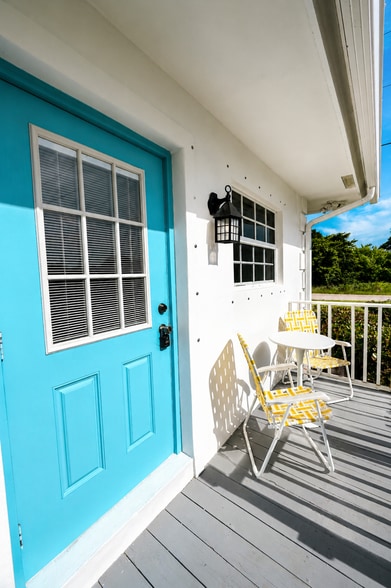 2502 Tamarind Dr, Hutchinson Island, FL for sale - Building Photo - Image 3 of 201