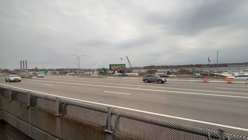 162 O'Connell St, Providence, RI à louer - Vidéo sur l’inscription commerciale - Image 2 de 34