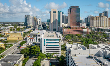 12 SE 7th St, Fort Lauderdale, FL - aerial  map view