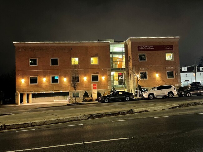 Plus de détails pour 44-02 Francis Lewis Blvd, Bayside, NY - Bureau/Médical à louer