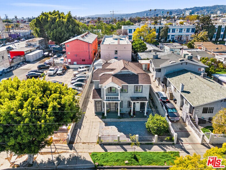 1117 N Alexandria Ave, Los Angeles, CA à vendre - Photo du bâtiment - Image 3 de 4