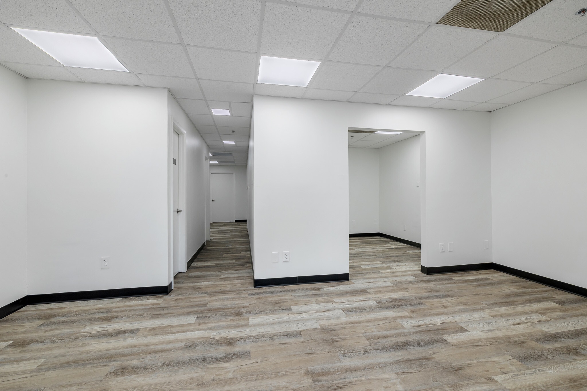 3600-3606 Silver Star Rd, Orlando, FL for lease Building Photo- Image 1 of 4