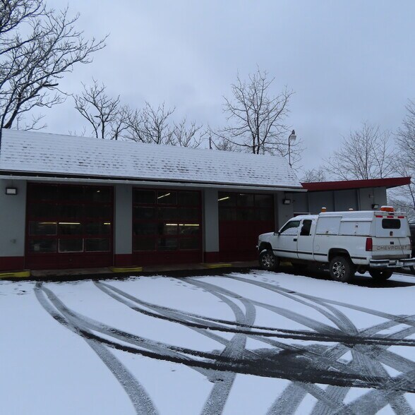 2970 Genesee st, Syracuse, NY à vendre - Photo du bâtiment - Image 3 de 6