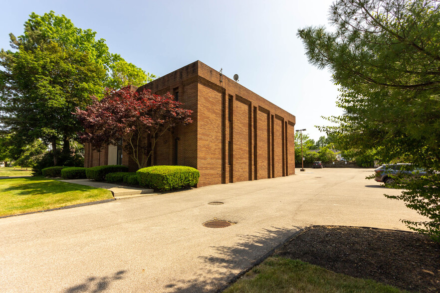 3040 W Market St, Fairlawn, OH for lease - Building Photo - Image 2 of 19