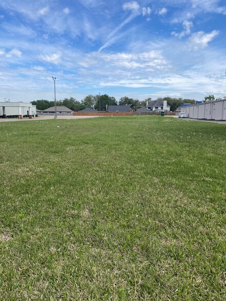 Lot 74 Section 1 Fairmont Parkway, Pasadena, TX for sale - Primary Photo - Image 1 of 2