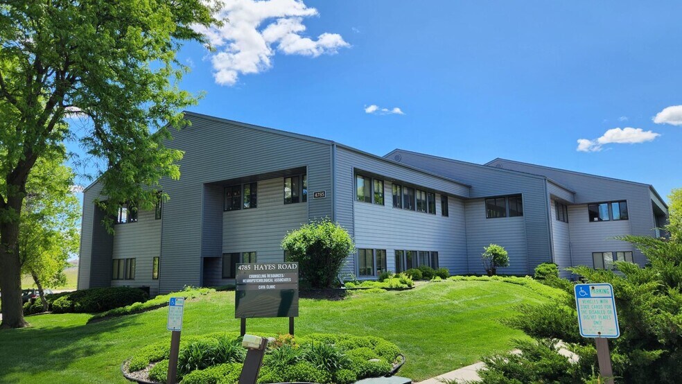 Hayes Road Office Complex portefeuille de 2 propriétés à vendre sur LoopNet.ca - Photo du bâtiment - Image 2 de 10