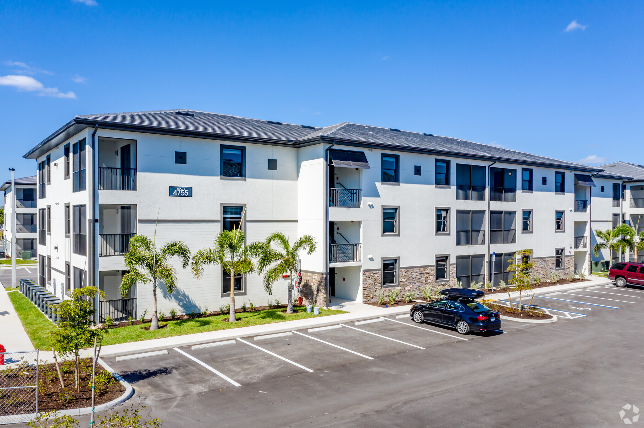 4795 Cypress Gardens Loop, Fort Myers, FL for sale Primary Photo- Image 1 of 1