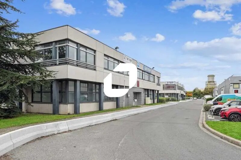 Flex in Gennevilliers for lease - Building Photo - Image 1 of 4