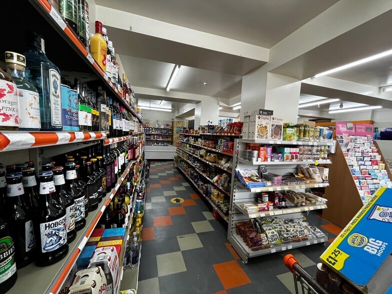 High St, Llangadog for sale - Interior Photo - Image 3 of 11