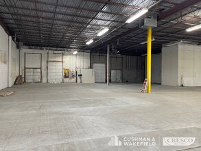 6908 Engle Rd, Middleburg Heights, OH for lease Interior Photo- Image 1 of 5