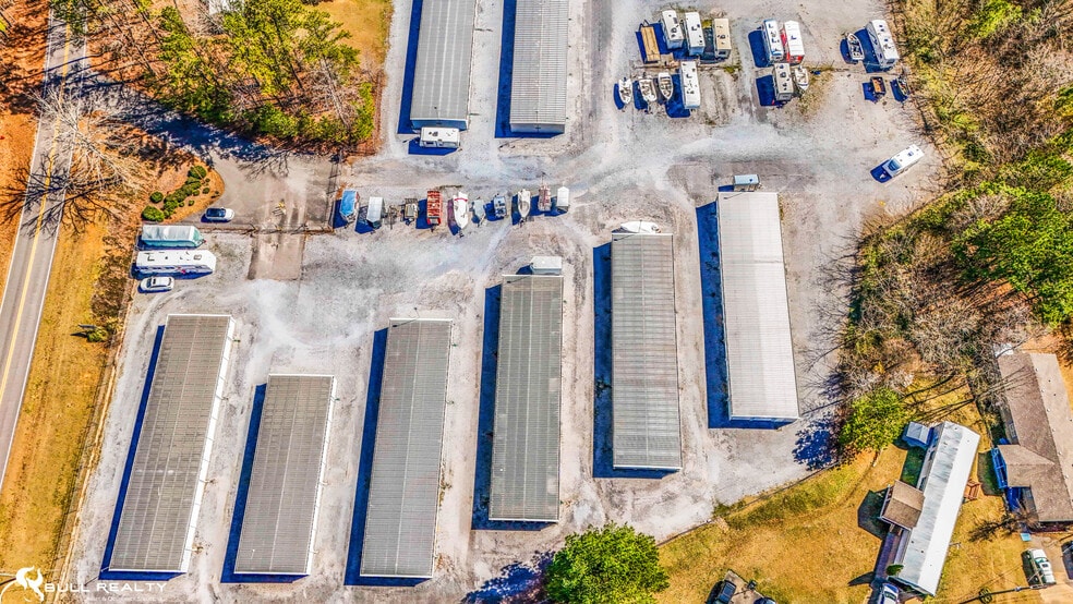 Chelsea Self Storage & Mobile Home Park portfolio of 2 properties for sale on LoopNet.ca - Building Photo - Image 3 of 43