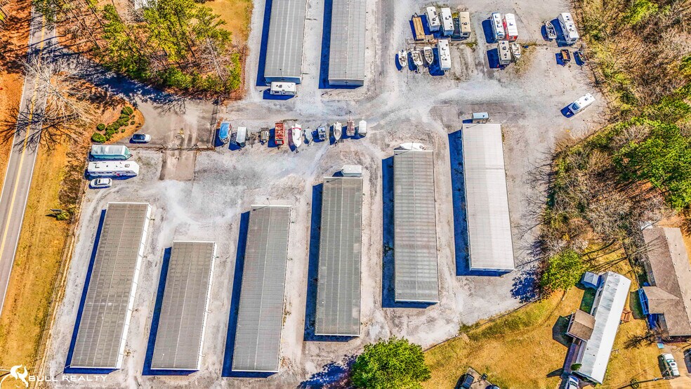 Chelsea Self Storage & Mobile Home Park portefeuille de 2 propriétés à vendre sur LoopNet.ca - Photo du bâtiment - Image 3 de 43