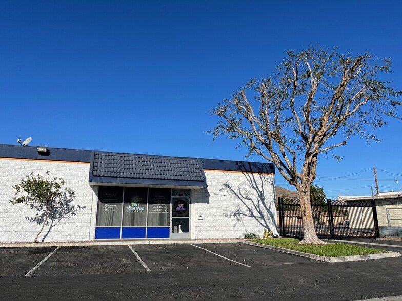 2902-2976 Rubidoux Blvd, Jurupa Valley, CA à louer - Photo du bâtiment - Image 2 de 10