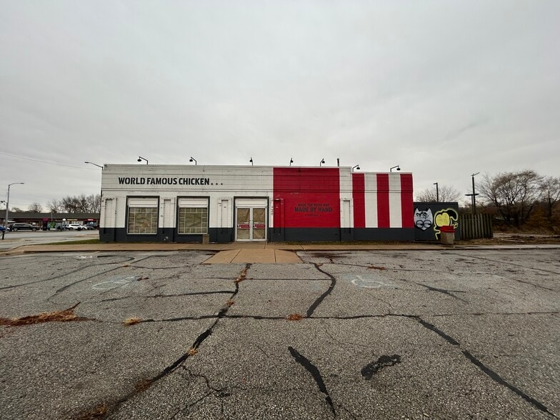 900 Broadway, Gary, IN for sale - Building Photo - Image 1 of 6