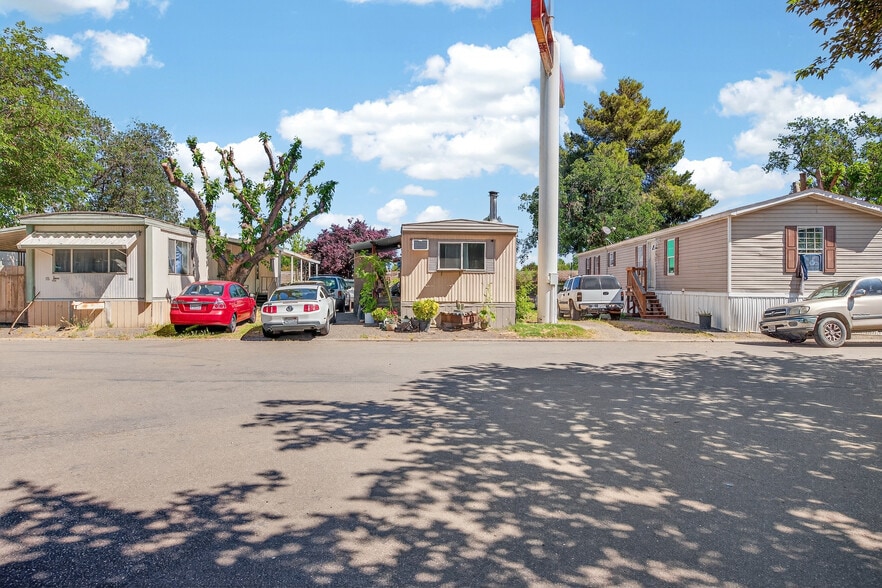 130 Gilmore Rd, Red Bluff, CA for sale - Building Photo - Image 2 of 19