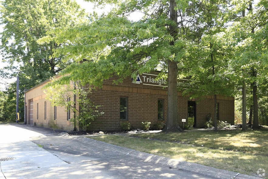 7027 Spinach Dr, Mentor, OH for sale - Primary Photo - Image 1 of 45