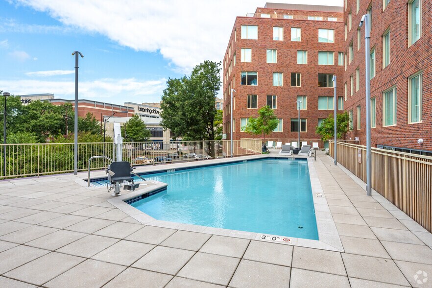 5300 Wisconsin Ave, Washington, DC à louer - Photo du bâtiment - Image 3 de 56