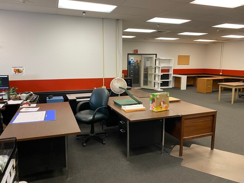 100 Church St, Millersburg, PA for lease - Interior Photo - Image 3 of 10