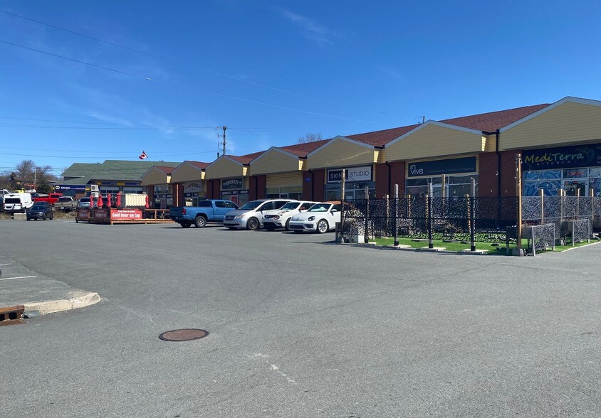 111 Cobequid Rd, Halifax, NS à louer - Photo du bâtiment - Image 2 de 2