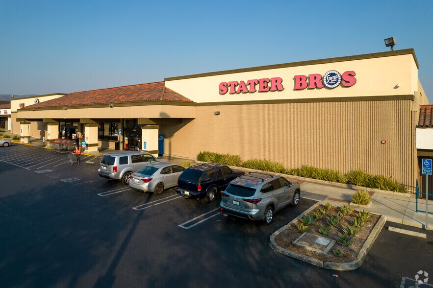 1181-1195 E Magnolia Ave, Corona, CA for lease - Building Photo - Image 2 of 13