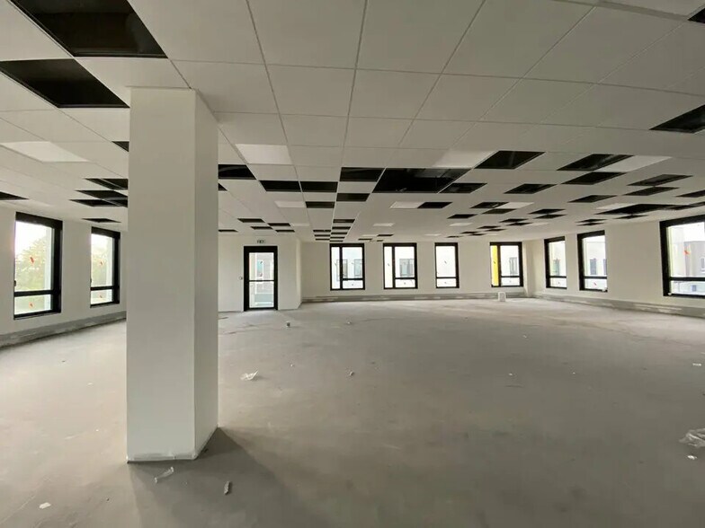 Bureau dans Rillieux-la-Pape à louer - Photo du bâtiment - Image 2 de 7