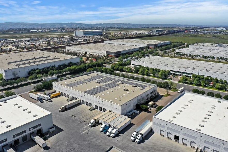 2655 Melksee St, San Diego, CA for lease - Building Photo - Image 2 of 10