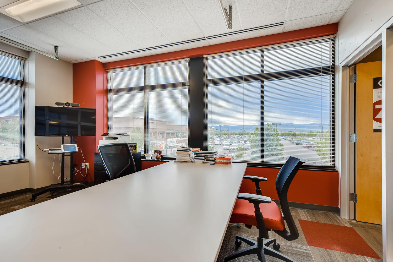 9325 Dorchester St, Highlands Ranch, CO for lease Interior Photo- Image 1 of 14