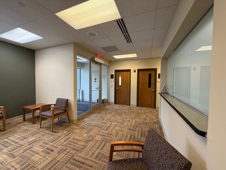985 Gezon Pky SW, Grand Rapids, MI à louer - Photo intérieure - Image 3 de 5