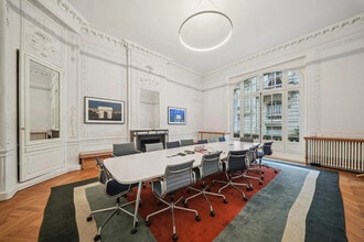 44 Rue Copernic, Paris à louer Photo du bâtiment- Image 1 de 3
