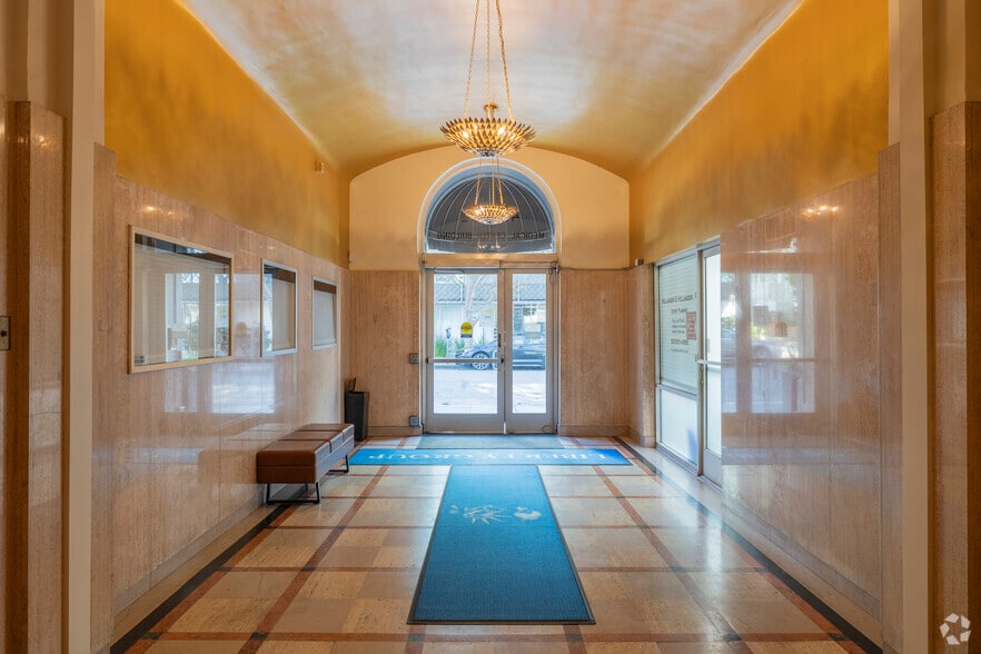411 30th St, Oakland, CA for lease - Lobby - Image 1 of 11