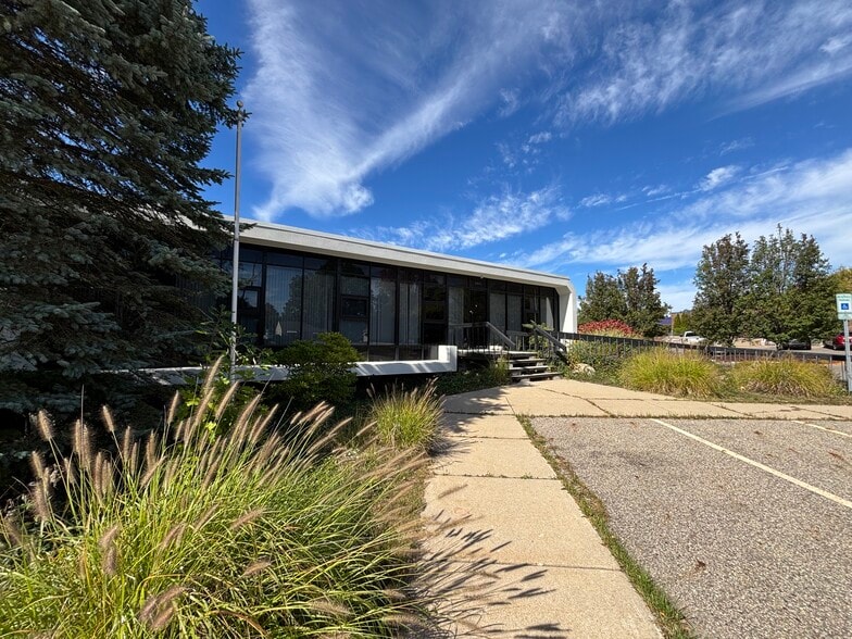 4414 S Pennsylvania Ave, Lansing, MI for sale - Building Photo - Image 3 of 20