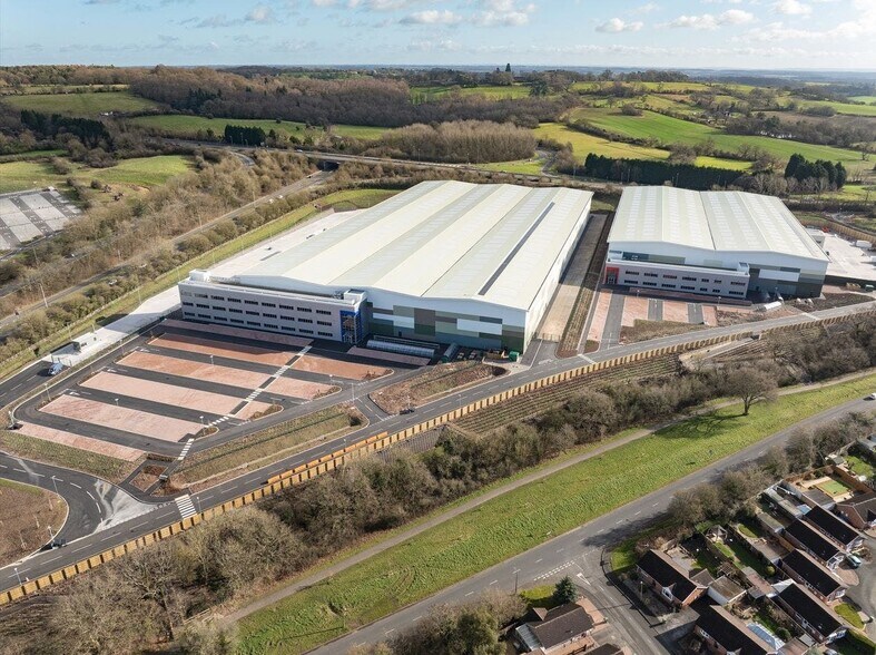 Birmingham Rd, Redditch à louer - Photo du bâtiment - Image 2 de 9