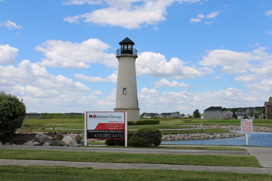 Harbor Town Harmon Land, Perrysburg, OH à vendre - Photo du bâtiment - Image 2 de 7