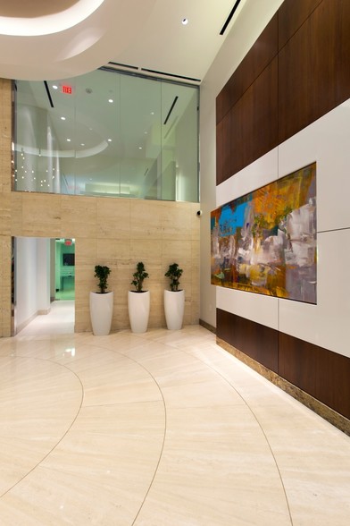 4514 Cole Ave, Dallas, TX for lease - Lobby - Image 3 of 4