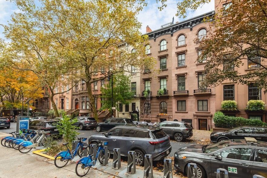 102 Pierrepont St, Brooklyn, NY for sale - Building Photo - Image 3 of 42