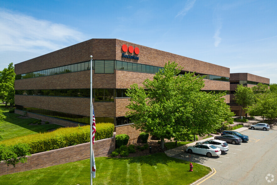 9 Campus Dr, Parsippany, NJ for lease - Building Photo - Image 1 of 7