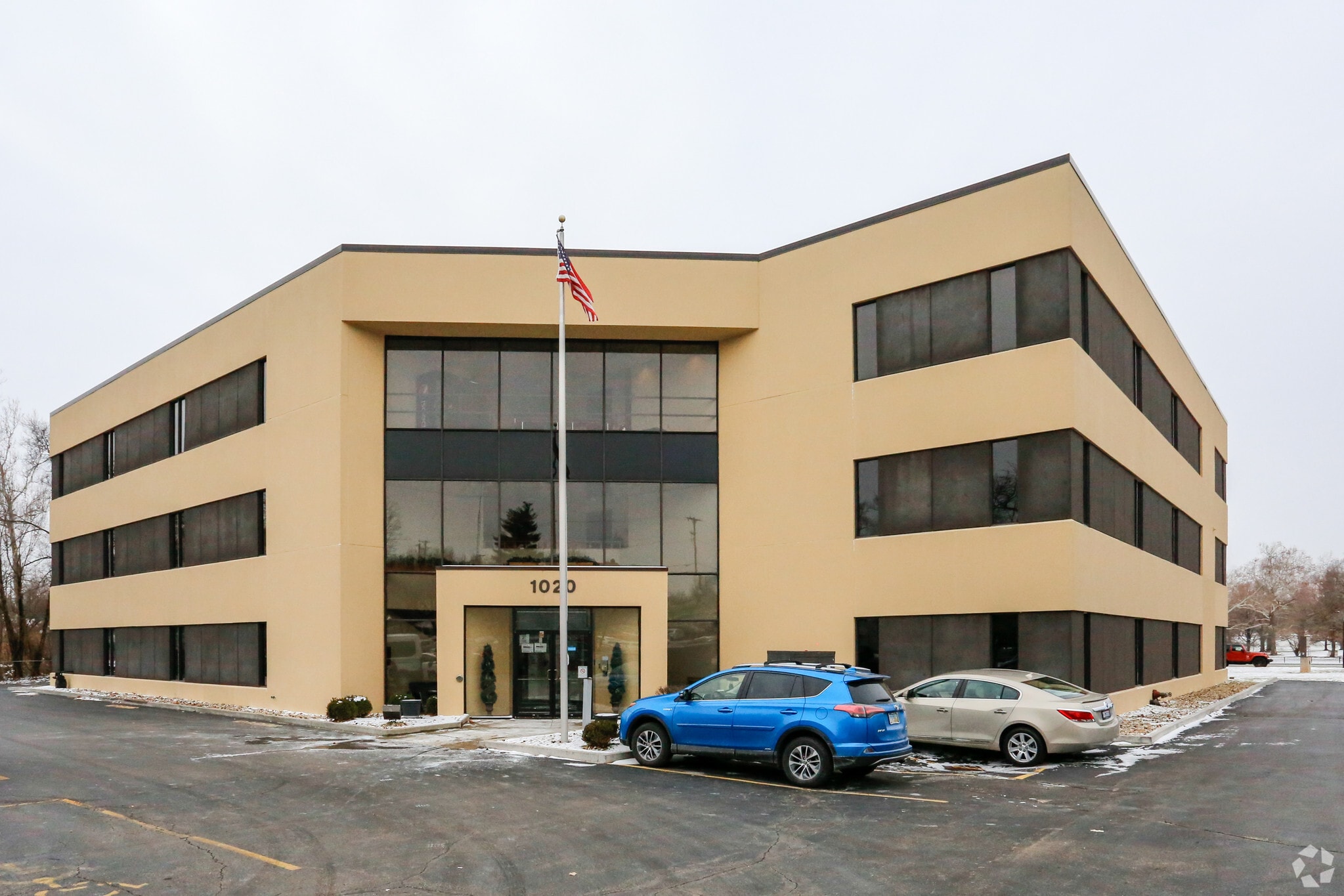 1020 Woodman Dr, Dayton, OH for lease Building Photo- Image 1 of 2
