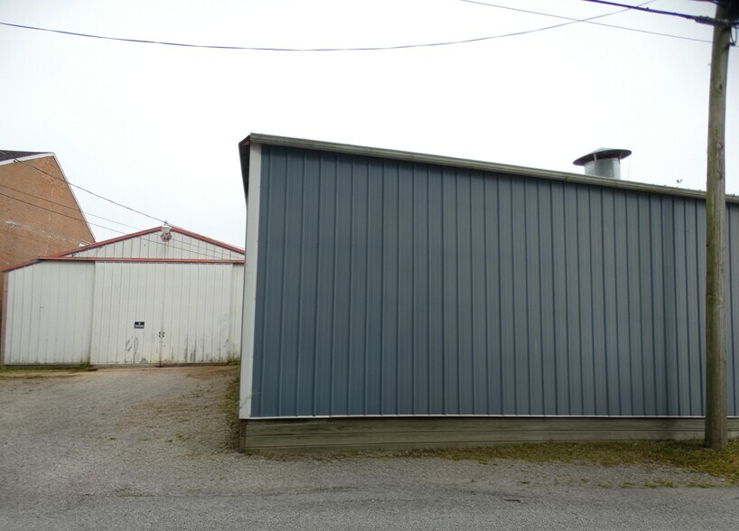 105 W Water St, Pinckneyville, IL à vendre - Photo du bâtiment - Image 3 de 35