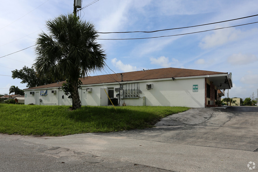 770-780 S Congress Ave, West Palm Beach, FL for lease - Building Photo - Image 2 of 6