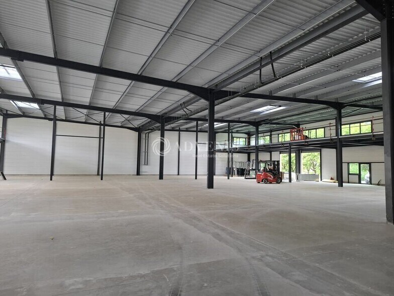 Flex in Heillecourt for lease - Building Photo - Image 1 of 7