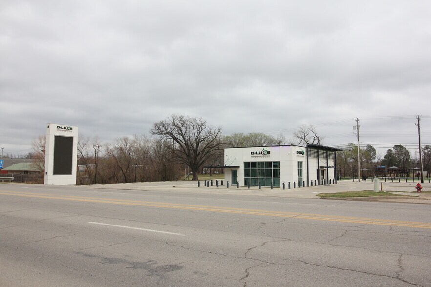 927 S Main St, Sapulpa, OK à vendre - Photo du bâtiment - Image 3 de 9