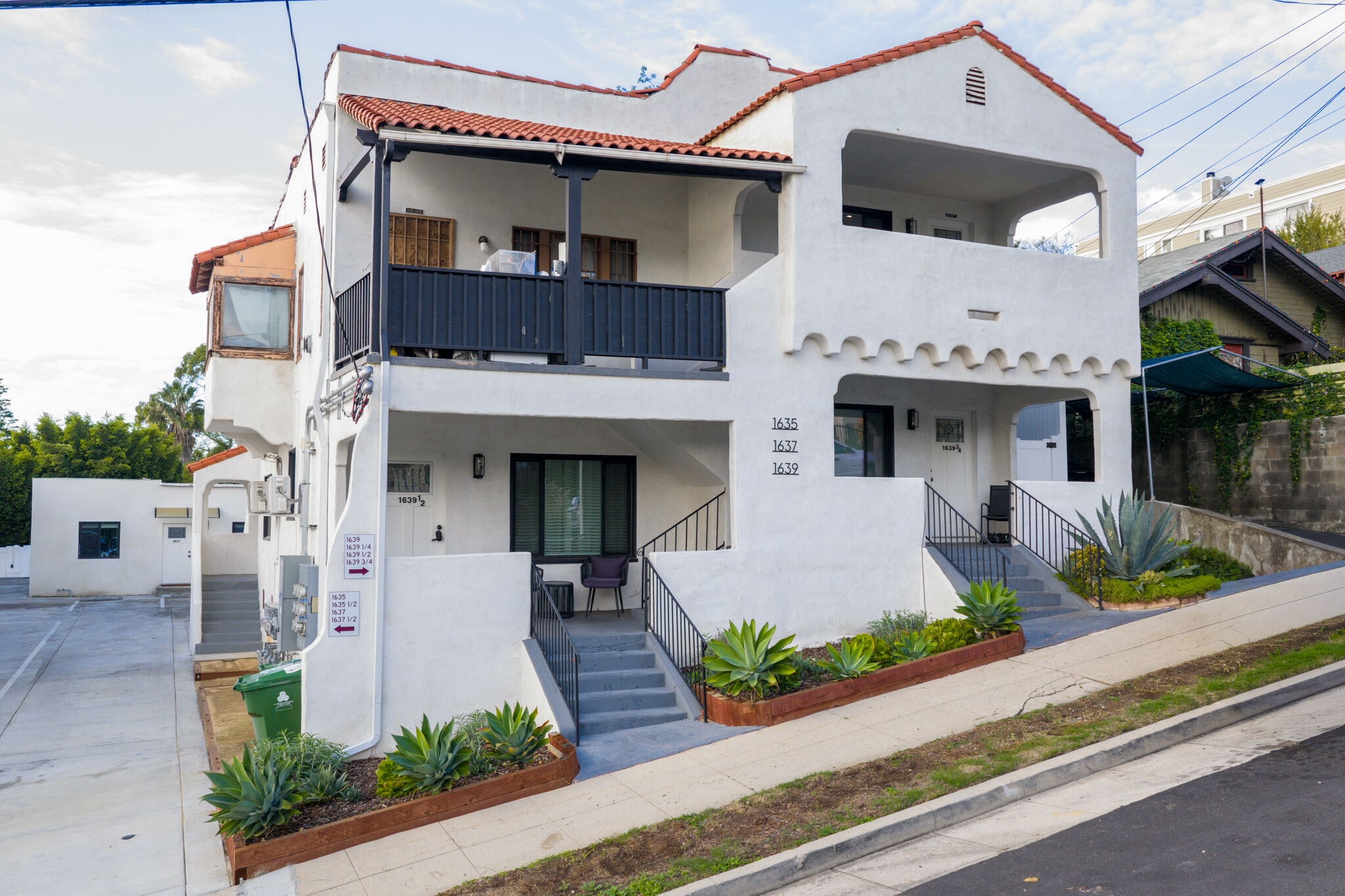 1637-1639 1/2 Micheltorena St, Los Angeles, CA à vendre Photo principale- Image 1 de 51